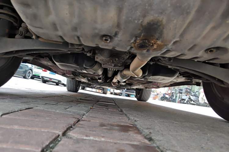 Used Jeep Compass 2013 2.4L four-wheel-drive sport version Chassis Rear