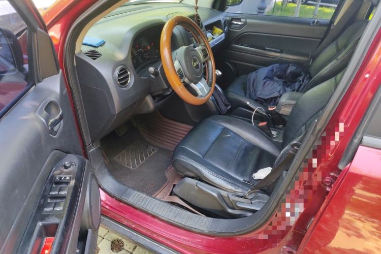 Used Jeep Compass 2013 2.4L four-wheel-drive sport version Driver Seat
