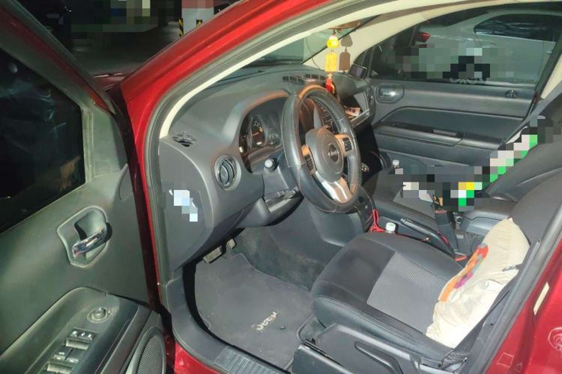 Used Jeep Compass 2013 2.0L two-wheel drive sport version Driver Seat