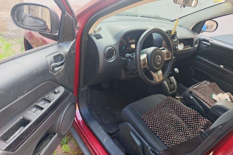 Used Jeep Compass 2013 2.4L four-wheel-drive sport version Driver Seat