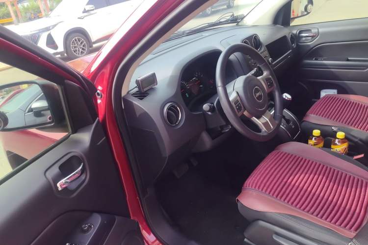 Used Jeep Compass 2013 2.4L four-wheel drive urban version Driver Seat