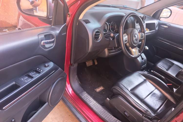 Used Jeep Compass 2013 2.4L four-wheel drive luxury version Driver Seat