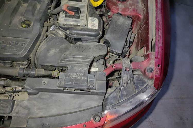 Used Jeep Compass 2013 2.4L four-wheel-drive sport version Engine Bay Left