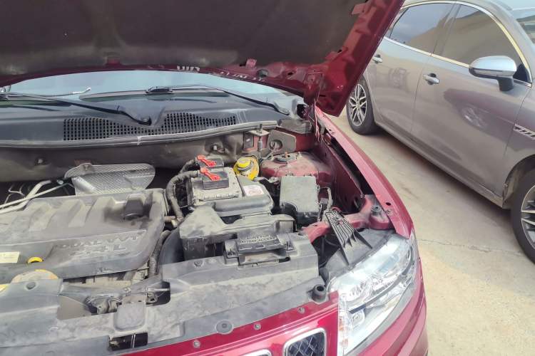 Used Jeep Compass 2013 2.4L four-wheel drive urban version Engine Bay Left
