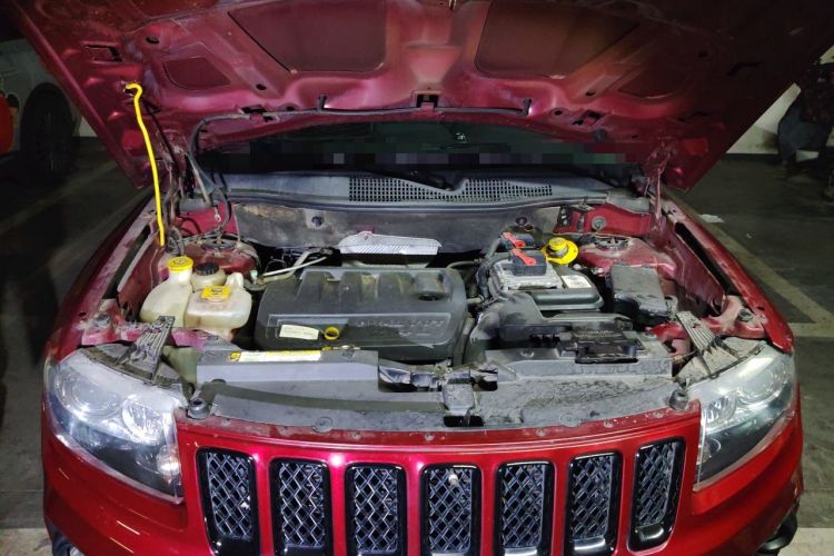 Used Jeep Compass 2013 2.4L Four-wheel Drive Black Edition with Navigation Engine Bay
