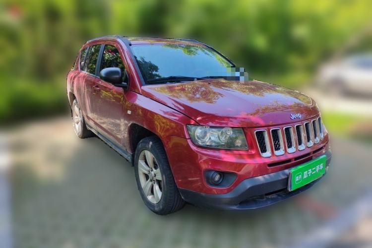 Used Jeep Compass 2013 2.4L four-wheel-drive sport version Front Right 45 Deg
