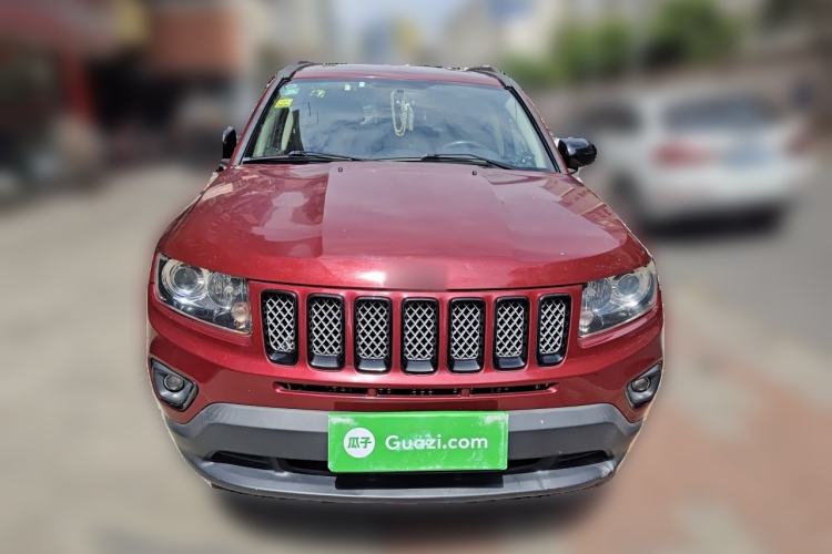Used Jeep Compass 2013 2.4L four-wheel-drive sport version Front