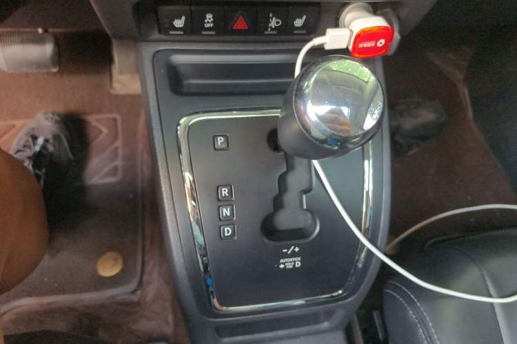 Used Jeep Compass 2013 2.0L two-wheel drive luxury version Gear Lever