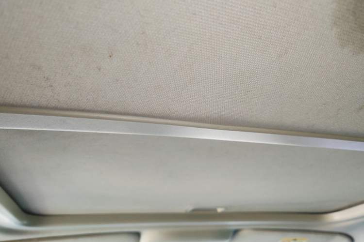 Used Jeep Compass 2013 2.4L four-wheel-drive sport version Headliner