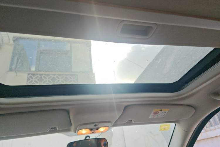 Used Jeep Compass 2013 2.4L four-wheel-drive sport version Headliner