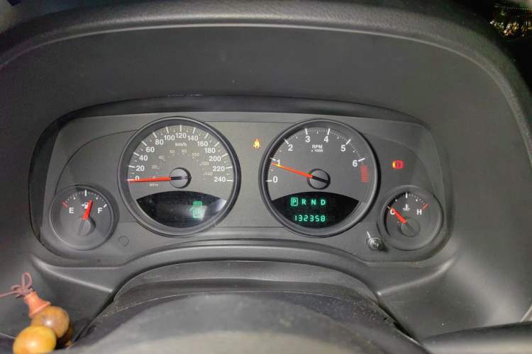 Used Jeep Compass 2013 2.4L four-wheel-drive sport version Instrument Cluster