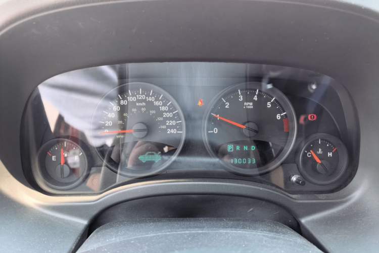 Used Jeep Compass 2013 2.4L four-wheel-drive sport version Instrument Cluster