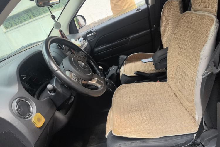 Used Jeep Compass 2013 2.0L two-wheel drive sport version Left Front Seat