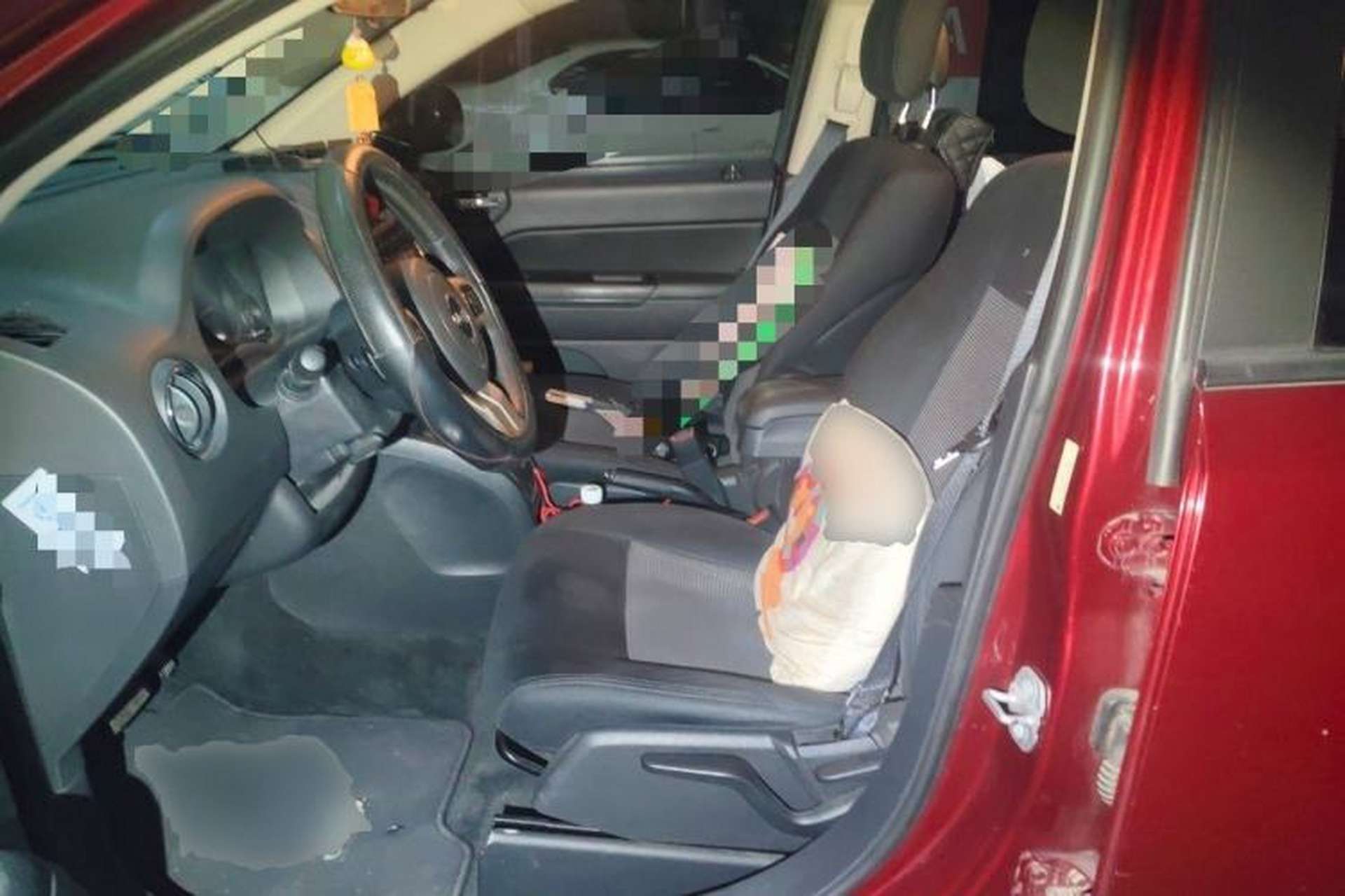 Used Jeep Compass 2013 2.0L two-wheel drive sport version Left Front Seat