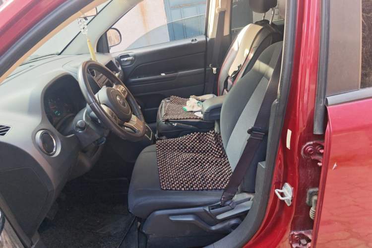 Used Jeep Compass 2013 2.4L four-wheel-drive sport version Left Front Seat