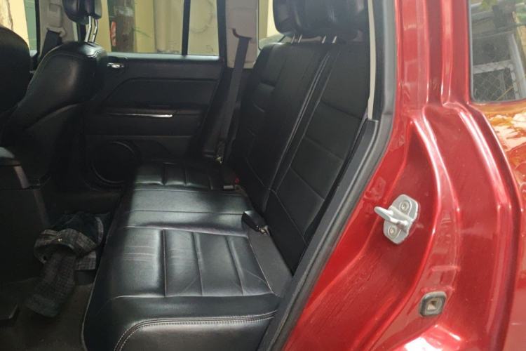 Used Jeep Compass 2013 2.0L Two-Wheel Drive Black Luxury Edition Left Rear Seat