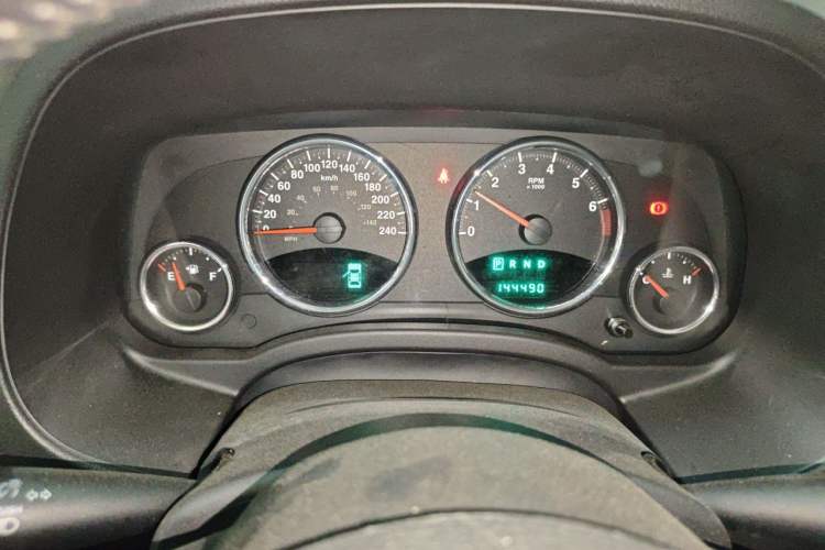 Used Jeep Compass 2013 2.0L Two-Wheel Drive Black Luxury Edition Odometer Close Up
