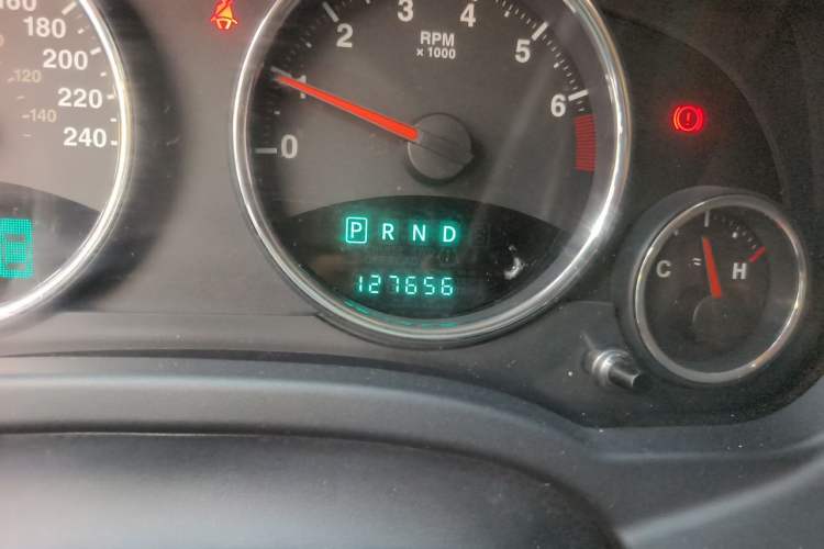 Used Jeep Compass 2013 2.0L two-wheel drive luxury version Odometer Close Up