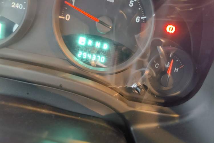 Used Jeep Compass 2013 2.0L two-wheel drive sport version Odometer Close Up