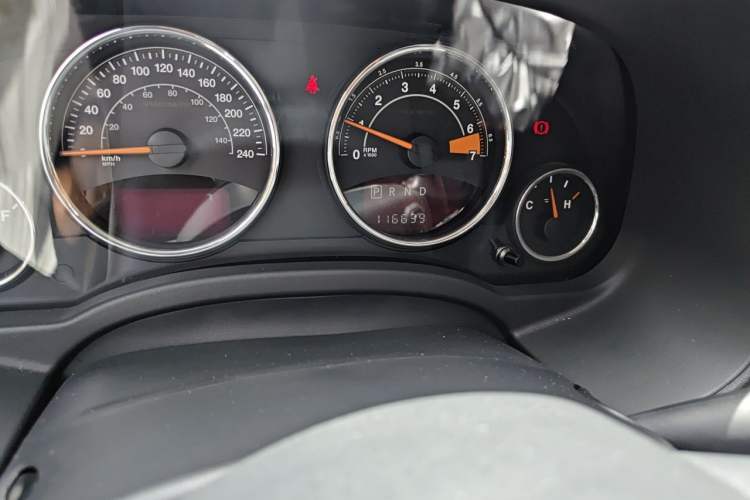 Used Jeep Compass 2013 2.4L four-wheel-drive sport version Odometer Close Up