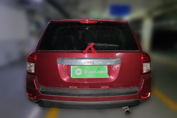 Used Jeep Compass 2013 2.4L four-wheel-drive sport version Rear