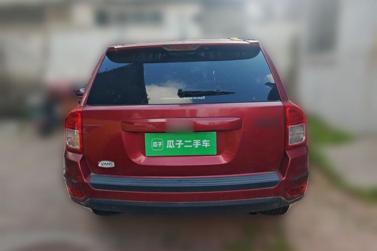 Used Jeep Compass 2013 2.4L four-wheel-drive sport version Rear