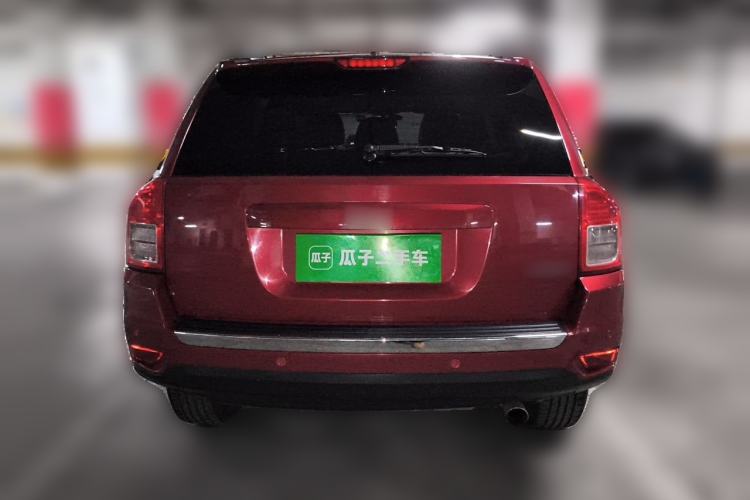 Used Jeep Compass 2013 2.4L four-wheel drive luxury version Rear