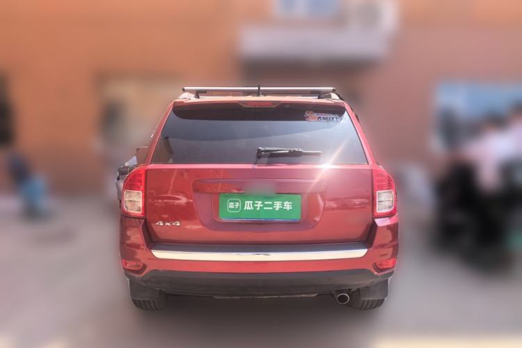 Used Jeep Compass 2013 2.4L four-wheel drive luxury version Rear