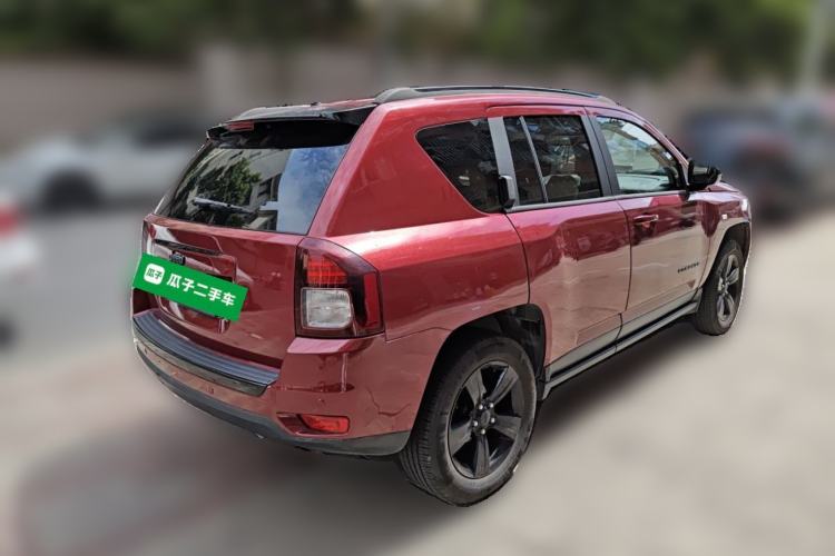 Used Jeep Compass 2013 2.4L four-wheel-drive sport version Rear Right 45 Deg