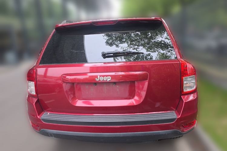 Used Jeep Compass 2013 2.4L four-wheel-drive sport version Rear