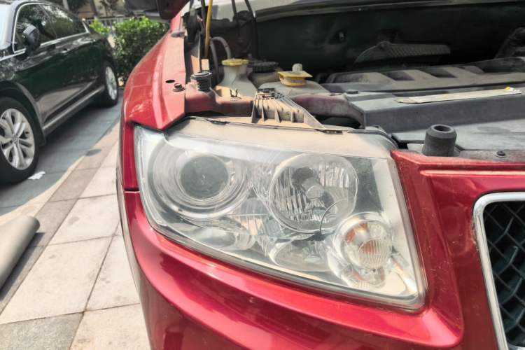 Used Jeep Compass 2013 2.4L four-wheel-drive sport version Right Front Headlight