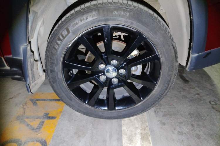 Used Jeep Compass 2013 2.4L Four-wheel Drive Black Edition with Navigation Right Front Wheel Hub