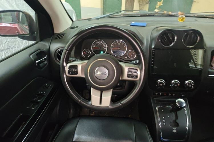 Used Jeep Compass 2013 2.0L Two-Wheel Drive Black Luxury Edition Steering Wheel