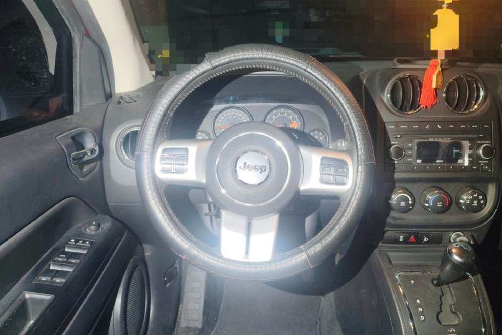Used Jeep Compass 2013 2.0L two-wheel drive sport version Steering Wheel