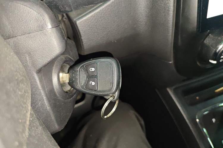Used Jeep Compass 2013 2.0L Two-Wheel Drive Black Luxury Edition Vehicle Key