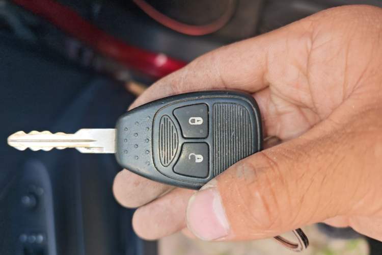 Used Jeep Compass 2013 2.4L four-wheel-drive sport version Vehicle Key