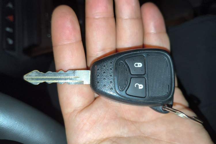 Used Jeep Compass 2013 2.4L four-wheel drive luxury version Vehicle Key