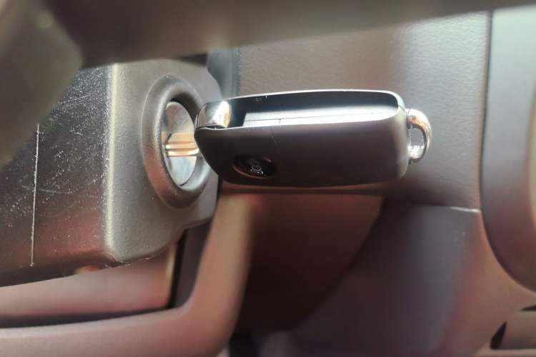 Used Jeep Compass 2013 2.4L four-wheel drive urban version Vehicle Key