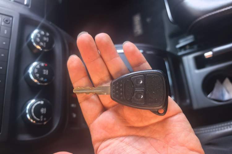 Used Jeep Compass 2013 2.4L four-wheel drive luxury version Vehicle Key