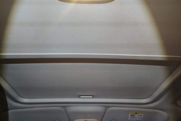 Used Jeep Compass 2013 2.4L four-wheel-drive sport version Headliner