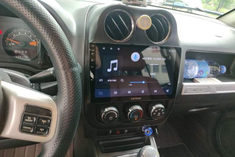 Used Jeep Compass 2013 2.4L four-wheel-drive sport version Audio And AC Panel