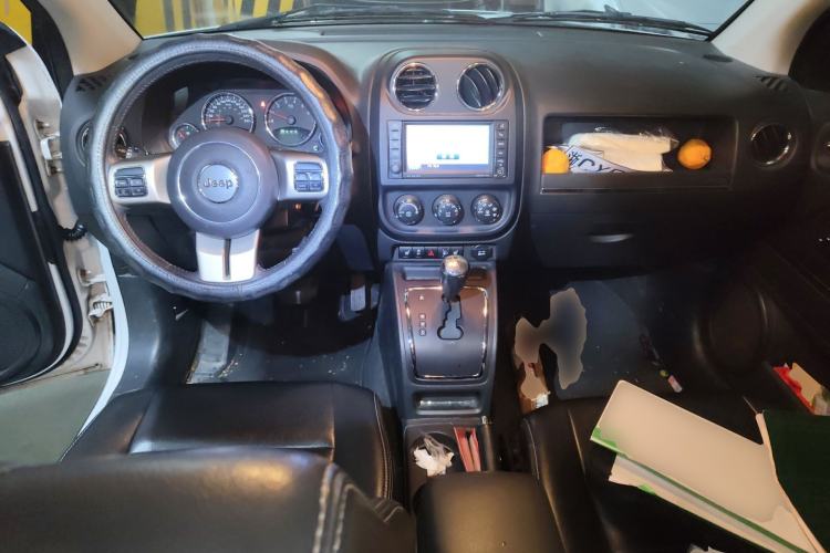 Used Jeep Compass 2013 2.4L Four-wheel Drive Black Edition with Navigation Center Console