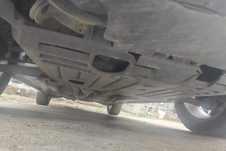 Used Jeep Compass 2013 2.4L four-wheel-drive sport version Chassis Front