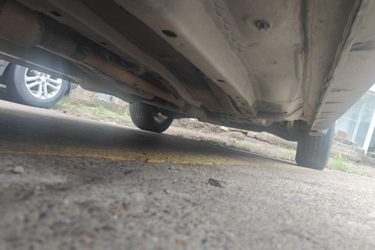 Used Jeep Compass 2013 2.4L four-wheel-drive sport version Chassis Front Left