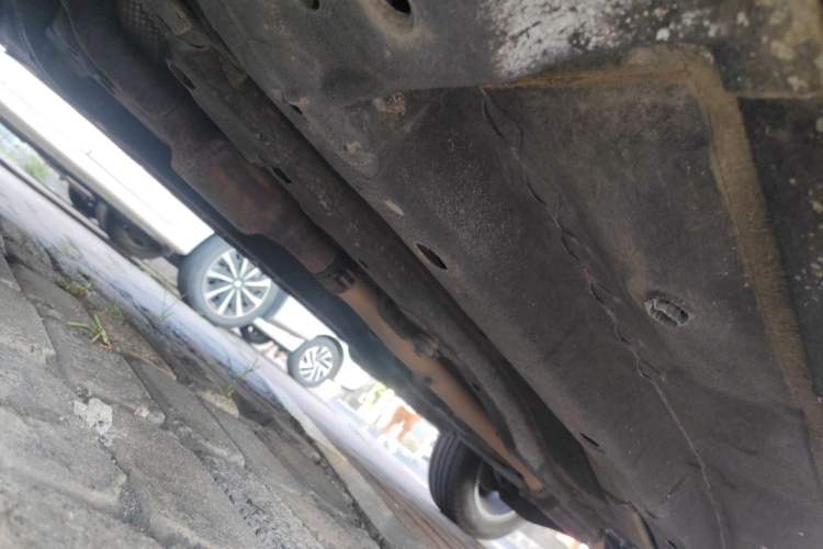 Used Jeep Compass 2013 2.4L four-wheel-drive sport version Chassis Front Left