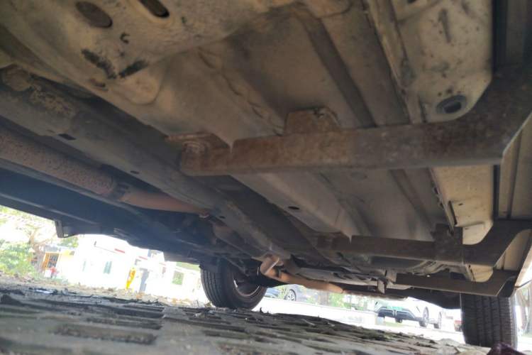 Used Jeep Compass 2013 2.0L two-wheel drive sport version Chassis Front Left