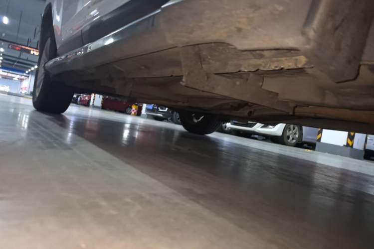 Used Jeep Compass 2013 2.0L two-wheel drive sport version Chassis Front Right