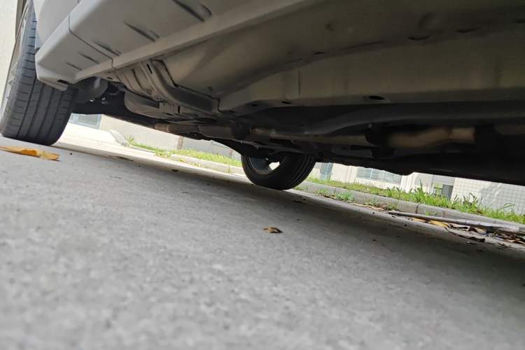 Used Jeep Compass 2013 2.4L four-wheel drive urban version Chassis Front Right