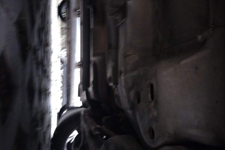 Used Jeep Compass 2013 2.4L four-wheel-drive sport version Chassis Front Right