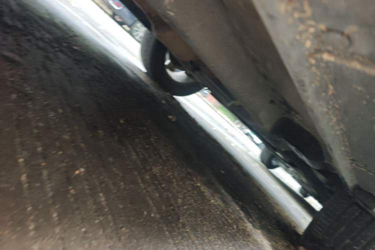 Used Jeep Compass 2013 2.4L four-wheel-drive sport version Chassis Front Right